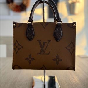 LV On the Go PM Reverse Monogram